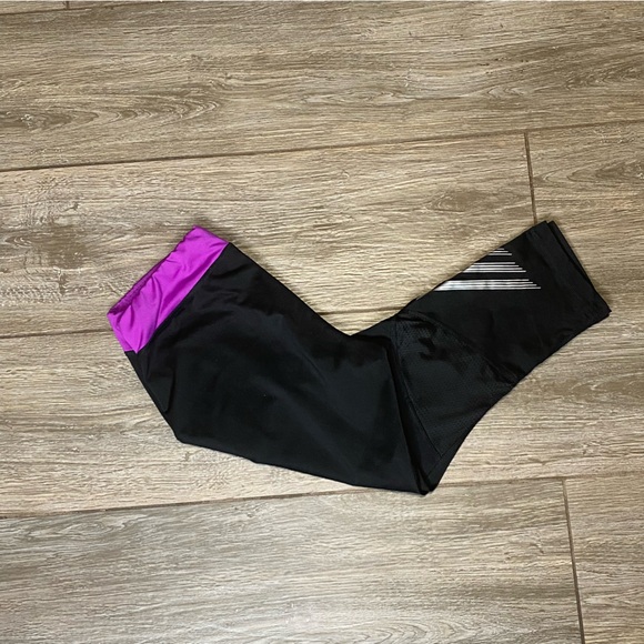 Adidas Small Black & Purple Capri Leggings - Picture 1 of 6